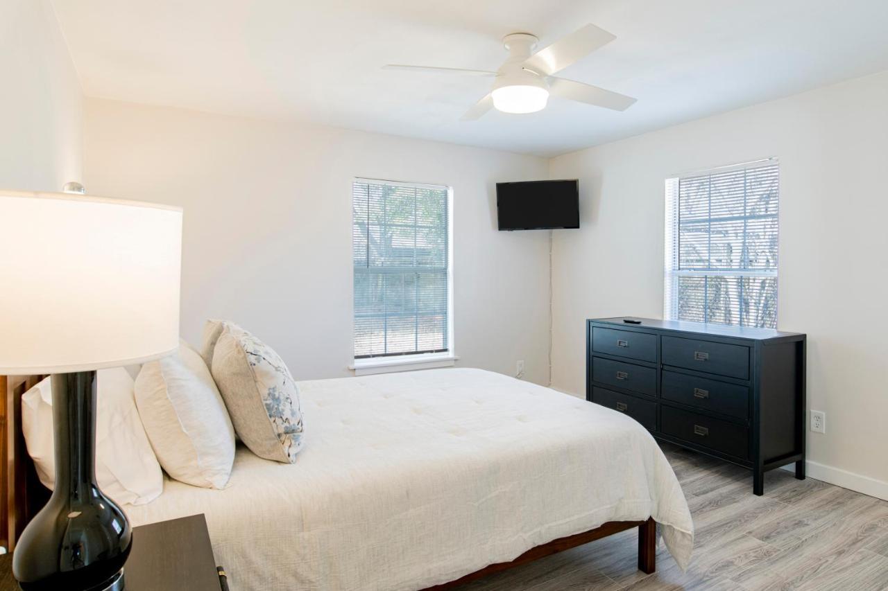 House In Mobile Newly Renovated! Quiet & Centrally Located! ภายนอก รูปภาพ